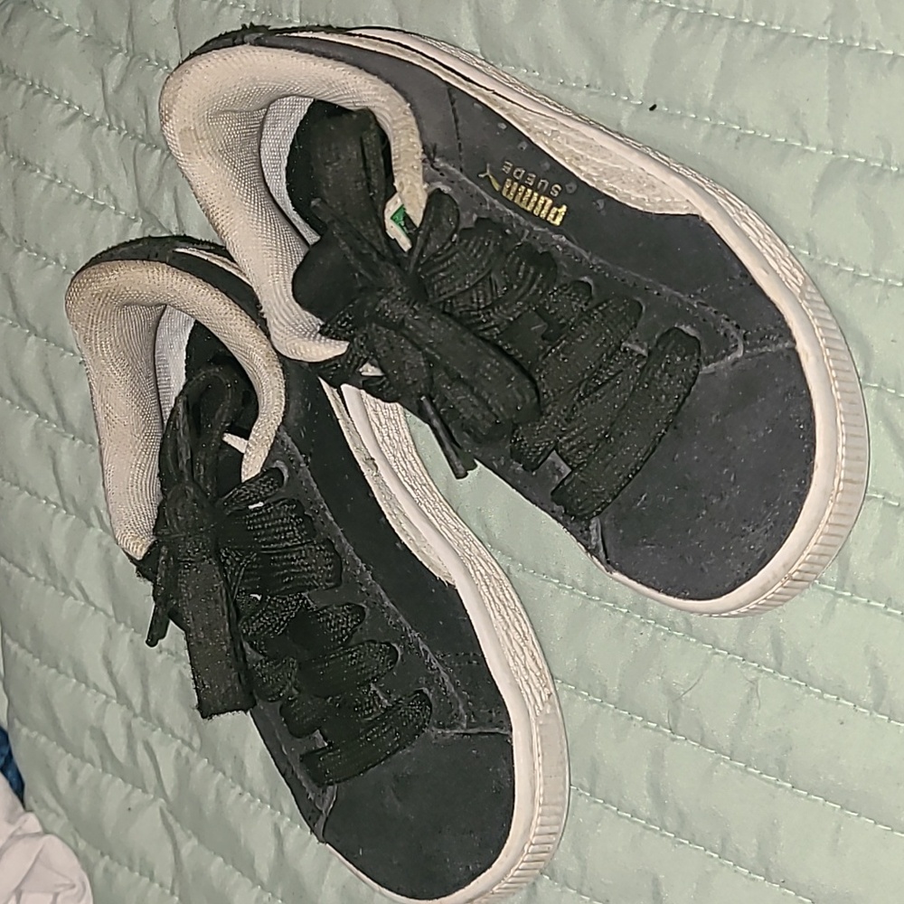 Classic lace up Puma sneakers